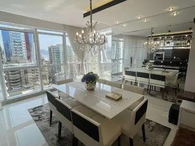 Apartamento para Venda em Itapema/SC Meia Praia 4 Quartos