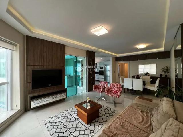 Apartamento para Venda em Itapema/SC Meia Praia 4 Quartos