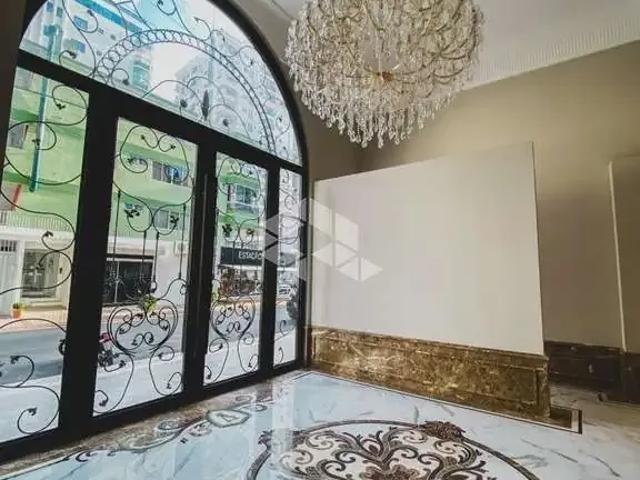 Apartamento para Venda em Itapema/SC Meia Praia 4 Quartos