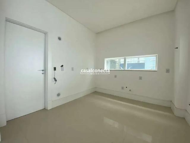 Apartamento para Venda em Itapema/SC Meia Praia 4 Quartos