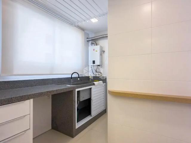 Apartamento para Venda em Itapema/SC Meia Praia 4 Quartos