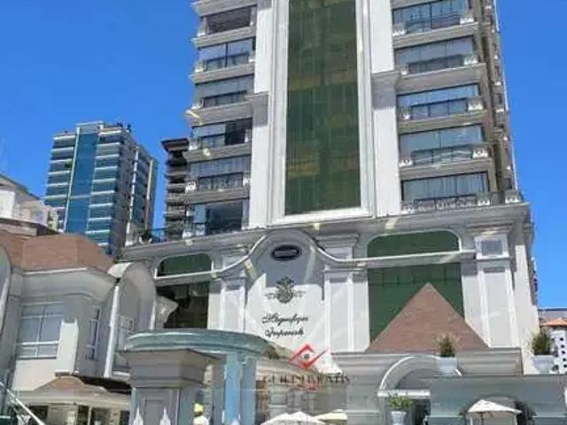Apartamento para Venda em Itapema/SC Meia Praia 4 Quartos