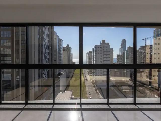 Apartamento para Venda em Itapema/SC Meia Praia 4 Quartos