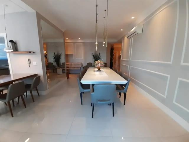Apartamento para Venda em Itapema/SC Meia Praia 4 Quartos