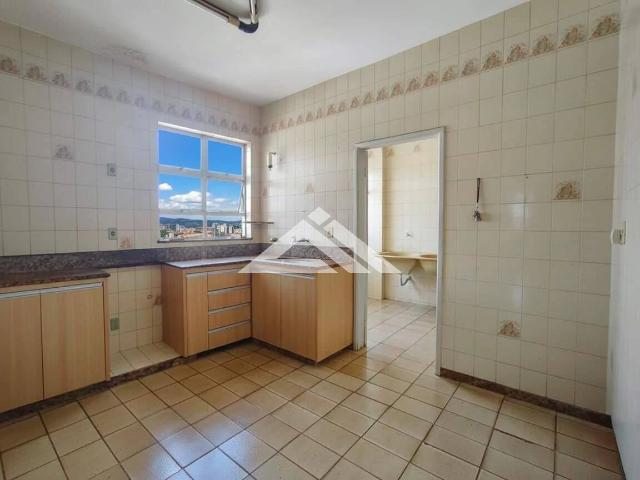 Apartamento para Venda em Itaúna/MG Centro 4 Quartos