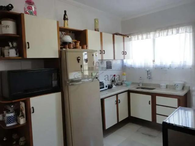 Apartamento para Venda em Jacareí/SP Centro 3 Quartos