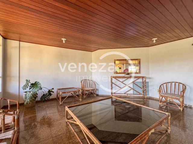 Apartamento para Venda em Jataizinho/PR Centro 3 Quartos