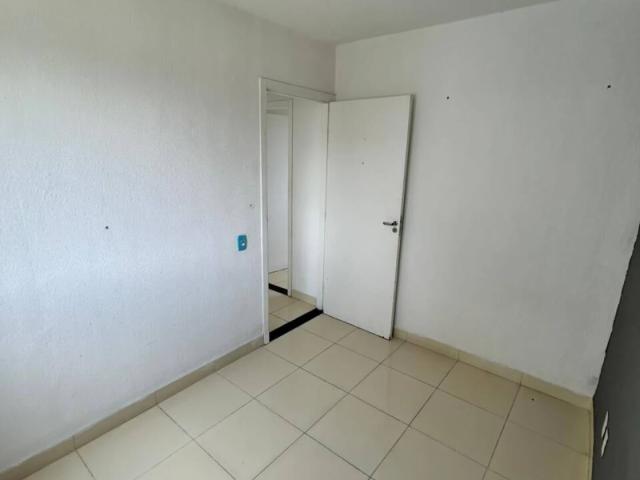 Apartamento para Venda em Lauro de Freitas/BA Caji 2 Quartos