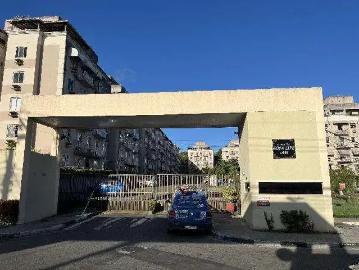 Apartamento para Venda em Lauro de Freitas/BA Caji 3 Quartos