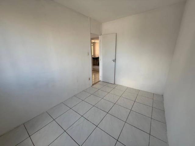 Apartamento para Venda em Lauro de Freitas/BA Caji 3 Quartos