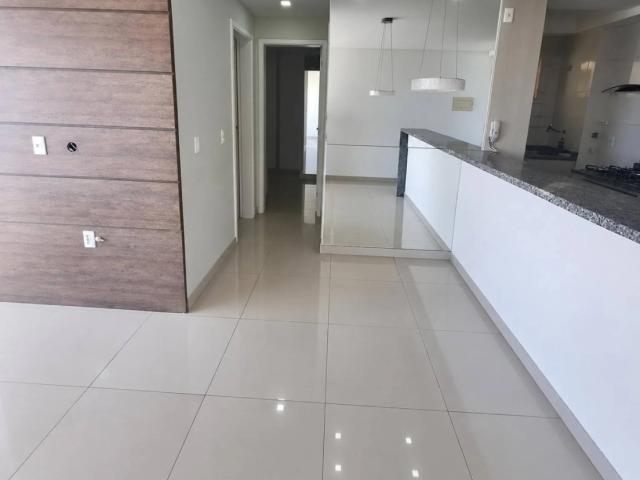 Apartamento para Venda em Lauro de Freitas/BA Centro 2 Quartos