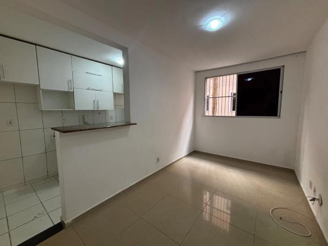 Apartamento para Venda em Lauro de Freitas/BA Centro 2 Quartos