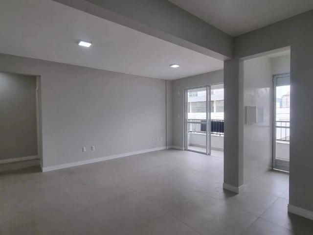 Apartamento para Venda em Palhoça/SC Centro 3 Quartos