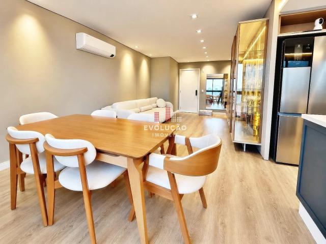 Apartamento para Venda em Palhoça/SC Centro 3 Quartos