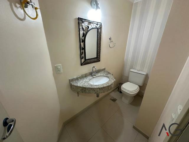 Apartamento para Venda em Palhoça/SC Centro 3 Quartos