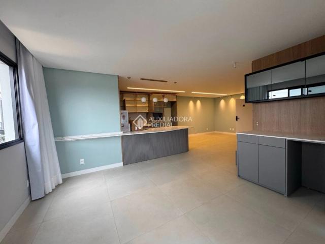 Apartamento para Venda em Palhoça/SC Centro 3 Quartos