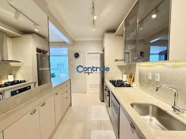 Apartamento para Venda em Palhoça/SC Centro 3 Quartos