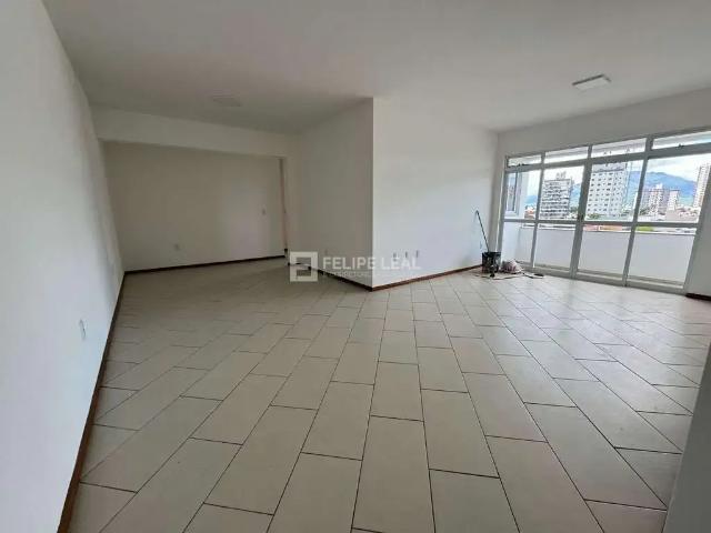 Apartamento para Venda em Palhoça/SC Centro 3 Quartos