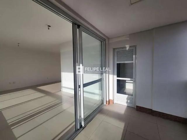 Apartamento para Venda em Palhoça/SC Centro 3 Quartos