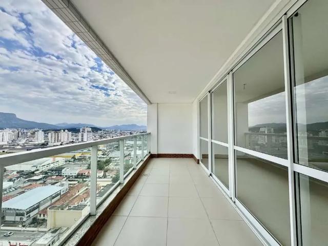 Apartamento para Venda em Palhoça/SC Centro 3 Quartos
