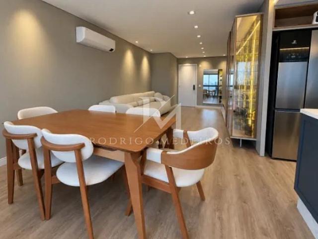 Apartamento para Venda em Palhoça/SC Centro 3 Quartos