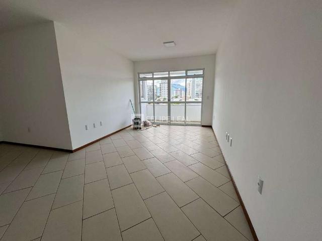 Apartamento para Venda em Palhoça/SC Centro 3 Quartos