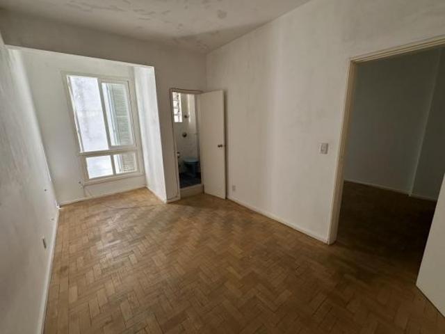 Apartamento para Venda em Pelotas, Centro, 1 dormitório, 1 suíte, 2 banheiros