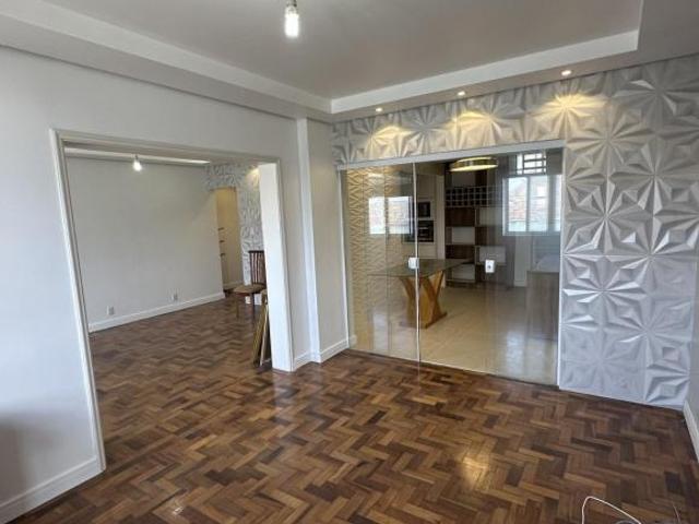 Apartamento para Venda em Pelotas, Centro, 3 dormitórios, 1 suíte, 4 banheiros, 1 vaga