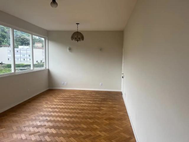 Apartamento para Venda em Petrópolis/RJ Centro 3 Quartos