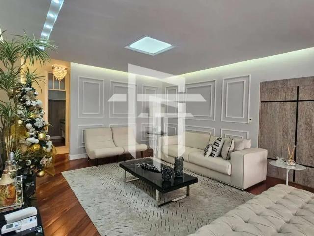 Apartamento para Venda em Poços de Caldas/MG Centro 4 Quartos