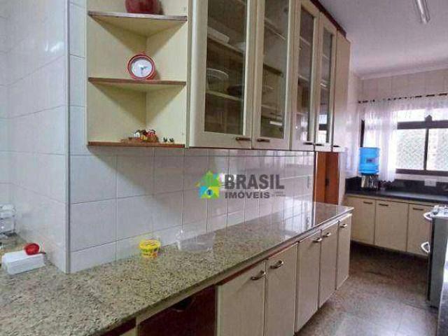 Apartamento para Venda em Poços de Caldas/MG Centro 4 Quartos
