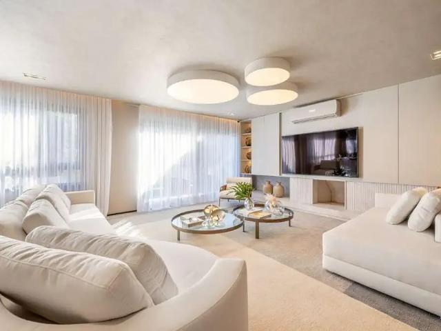 Apartamento para Venda em Porto Alegre/RS Moinhos de Vento 4 Quartos