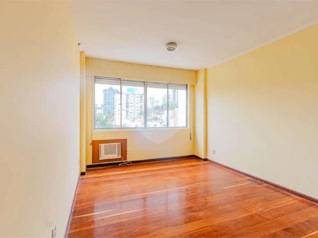 Apartamento para Venda em Porto Alegre/RS Mont Serrat 3 Quartos