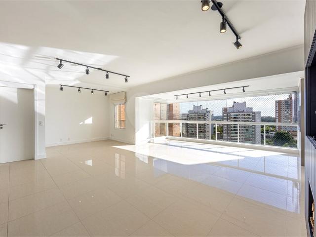 Apartamento para Venda em Porto Alegre/RS Central Parque 3 Quartos