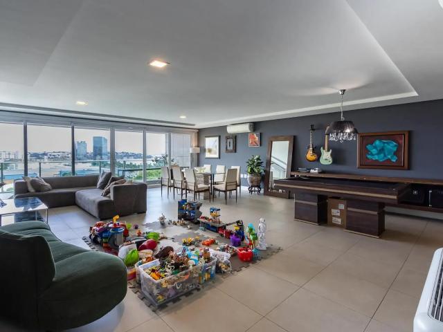 Apartamento para Venda em Porto Alegre/RS Cristal 3 Quartos