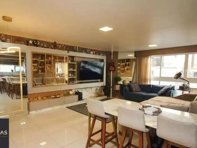 Apartamento para Venda em Porto Alegre/RS Cristal 3 Quartos