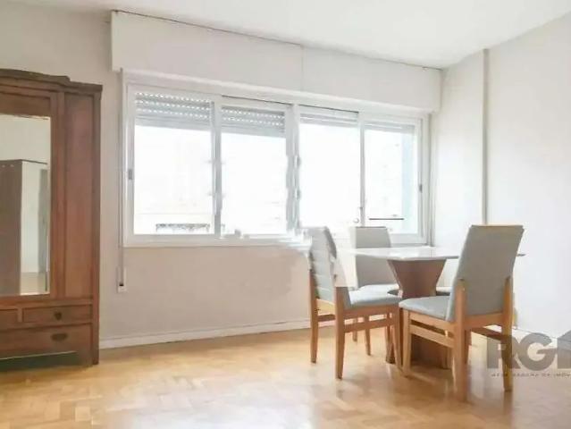 Apartamento para Venda em Porto Alegre/RS Farroupilha 3 Quartos