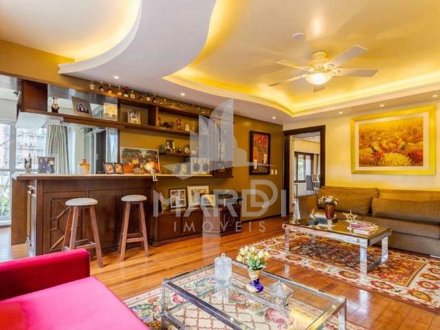 Apartamento para Venda em Porto Alegre/RS Farroupilha 3 Quartos