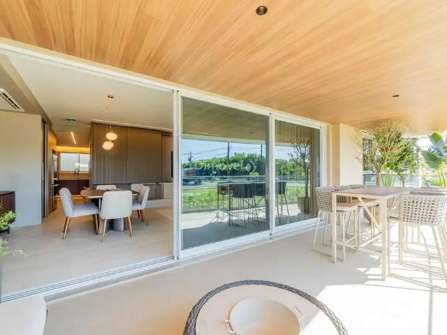 Apartamento para Venda em Porto Alegre/RS Golden Lake 4 Quartos