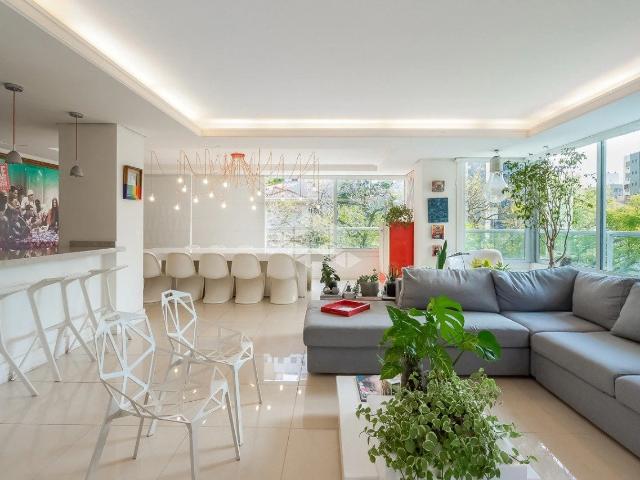 Apartamento para Venda em Porto Alegre/RS Rio Branco 4 Quartos