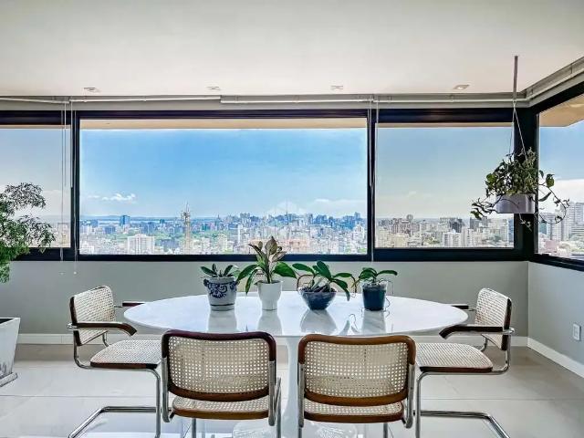 Apartamento para Venda em Porto Alegre/RS Rio Branco 4 Quartos
