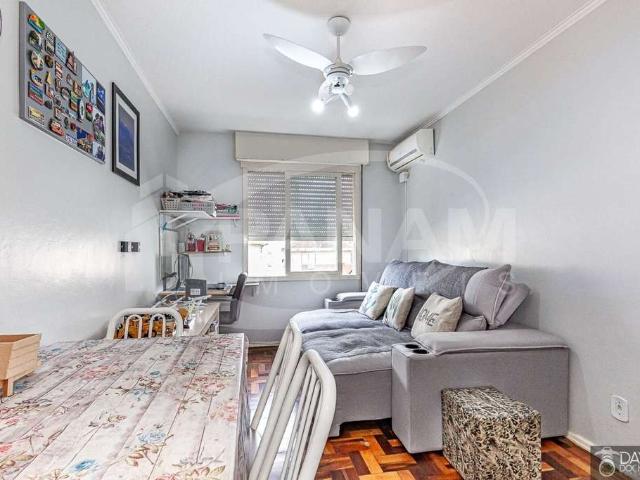 Apartamento para Venda em Porto Alegre/RS São Sebastião 2 Quartos