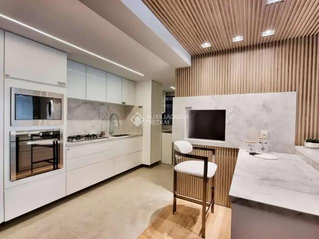 Apartamento para Venda em Porto Alegre/RS Três Figueiras 3 Quartos