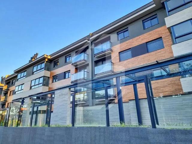 Apartamento para Venda em Porto Alegre/RS Três Figueiras 3 Quartos