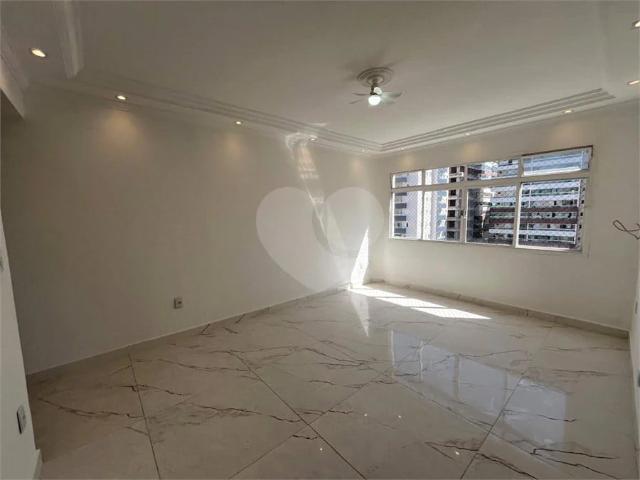 Apartamento para Venda em Praia Grande/SP Guilhermina 3 Quartos