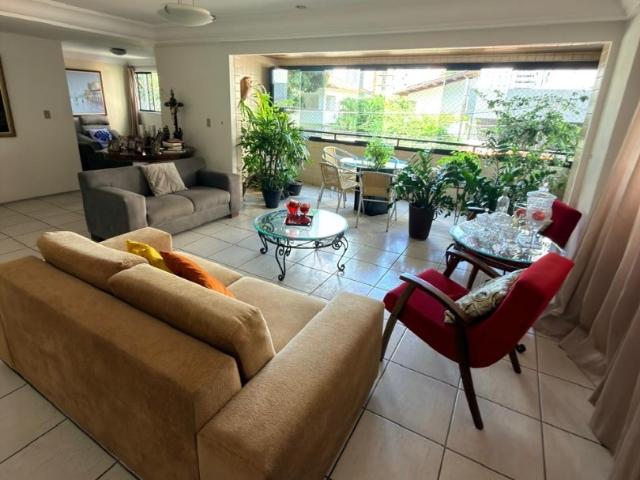 Apartamento para Venda em Recife/PE Graças 3 Quartos