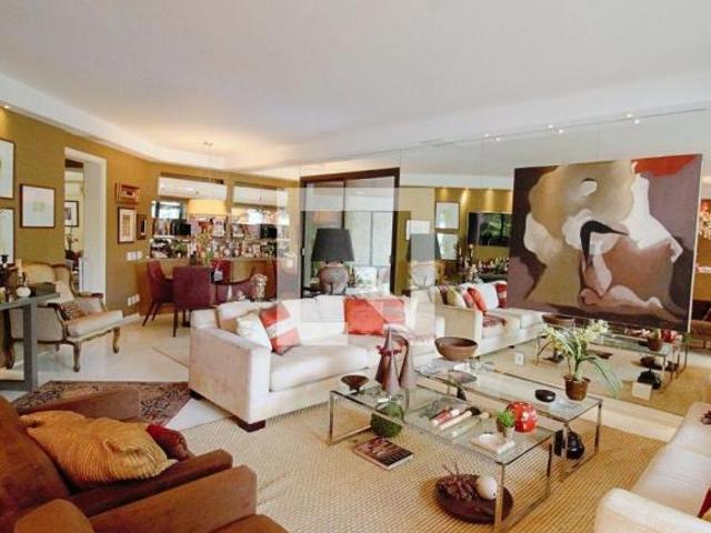Apartamento para venda em Real Parque de 320.00m² com 3 Quartos, 3 Suites e 3 Garagens