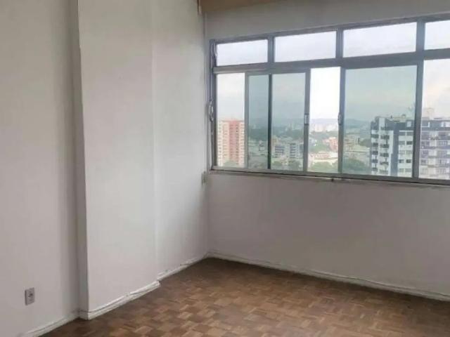 Apartamento para Venda em Resende/RJ Comercial 3 Quartos