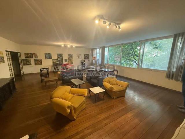 Apartamento para Venda em Rio de Janeiro/RJ Copacabana 4 Quartos