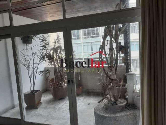 Apartamento para Venda em Rio de Janeiro/RJ Copacabana 4 Quartos